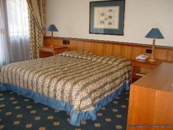 Van Der Valk Hotel Den Haag - Voorschoten Bilik gambar