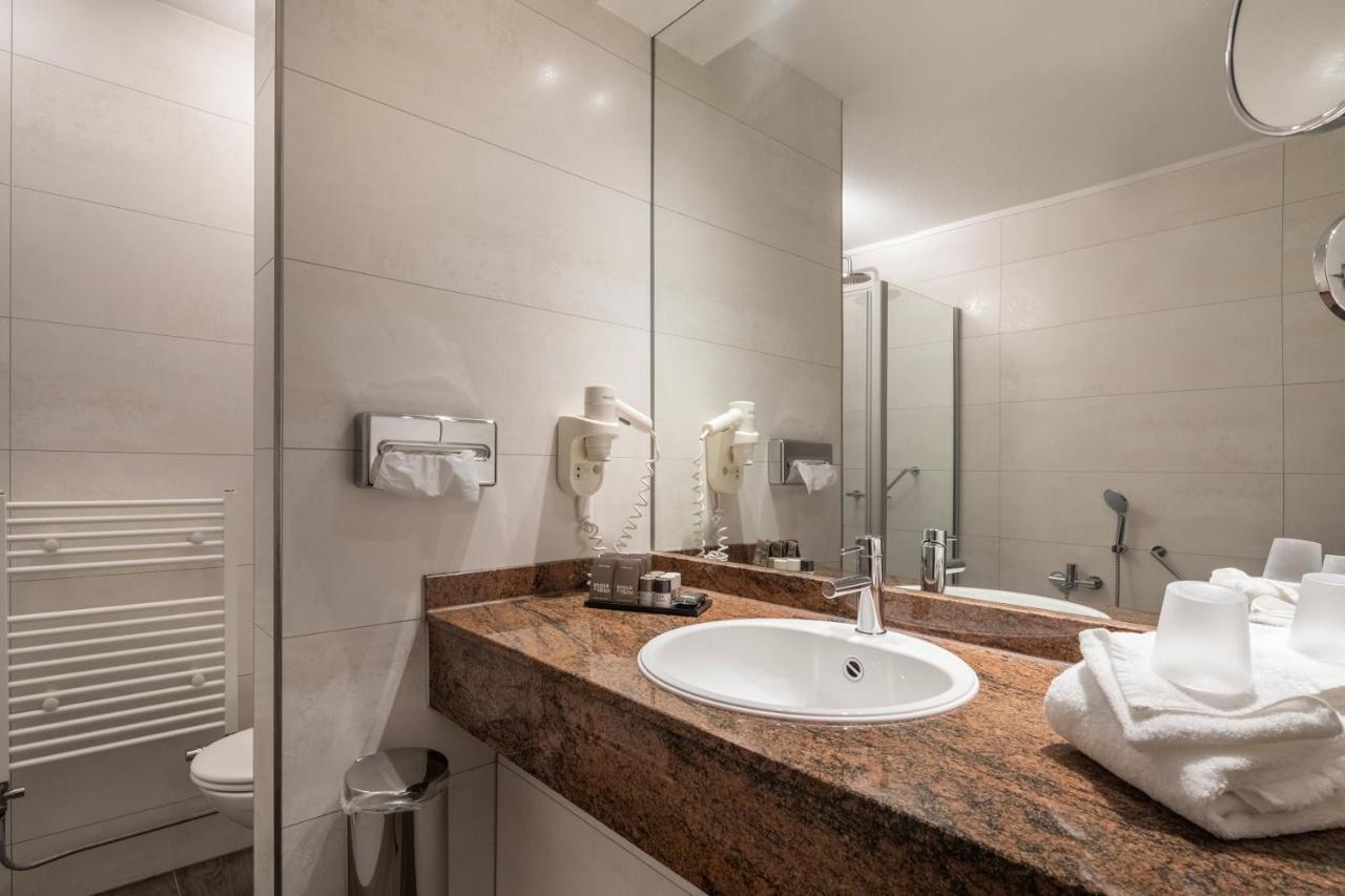 Van Der Valk Hotel Den Haag - Voorschoten Luaran gambar